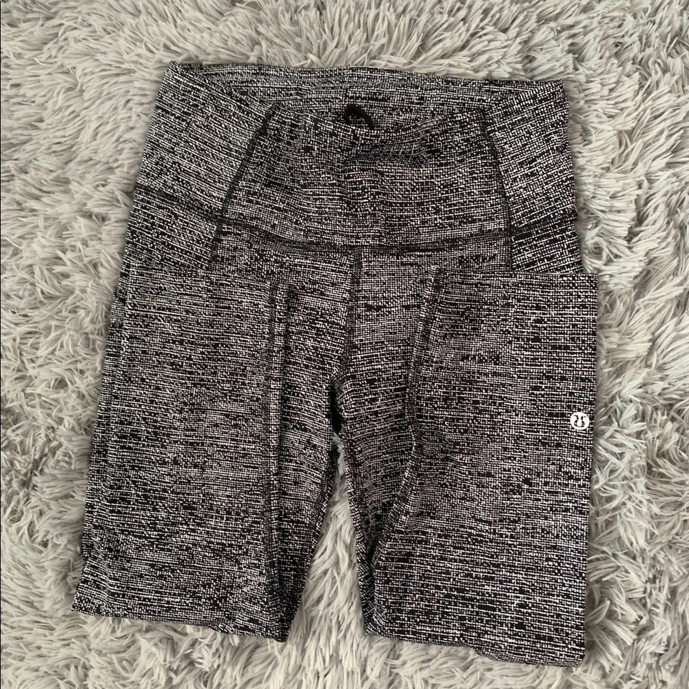 Lululemon yoga pants. - Picture 7 of 10